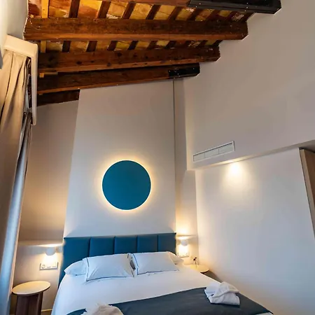 Hotel San Lorenzo Boutique Catedral 3*